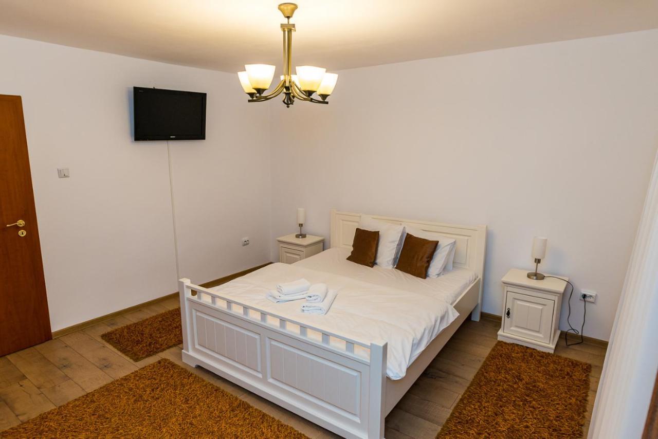 מלון Moldova Noua Casa Luca מראה חיצוני תמונה