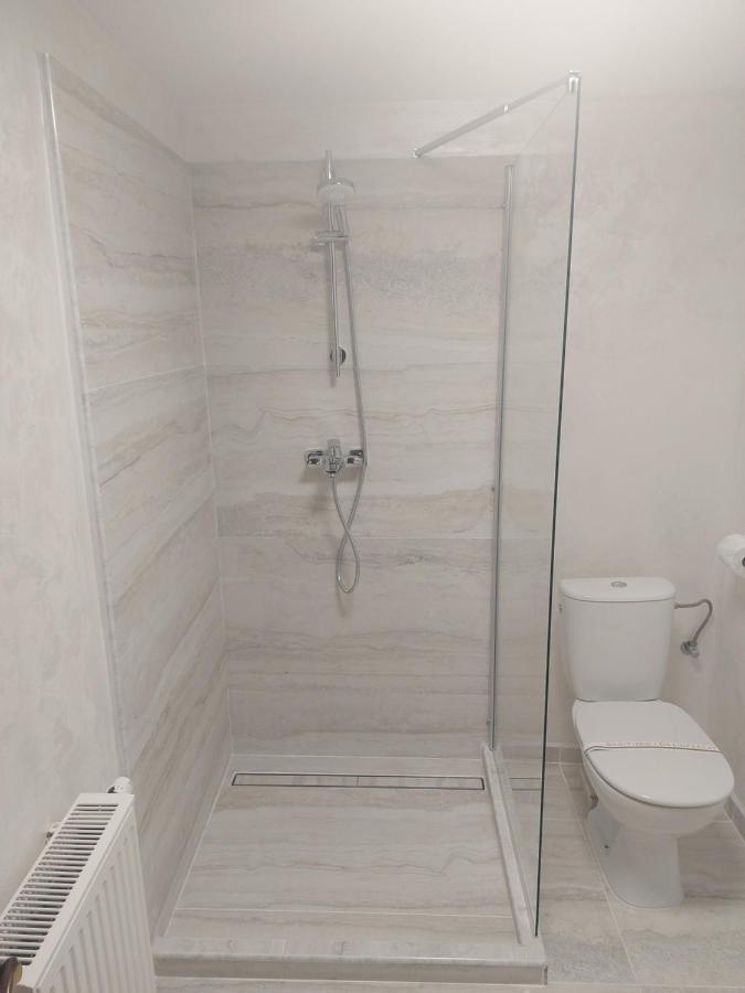 מלון Moldova Noua Casa Luca מראה חיצוני תמונה