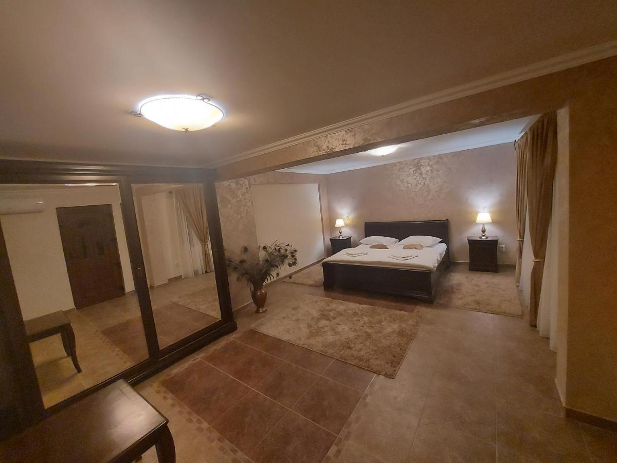 מלון Moldova Noua Casa Luca מראה חיצוני תמונה