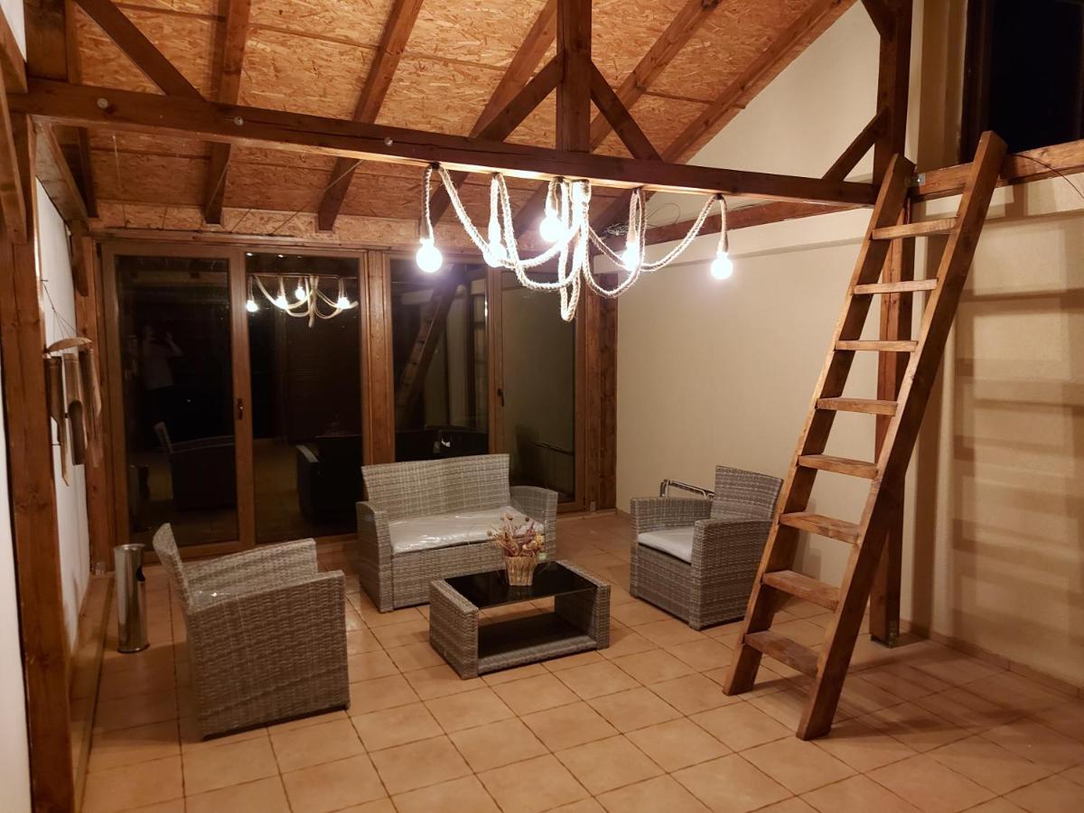 מלון Moldova Noua Casa Luca מראה חיצוני תמונה