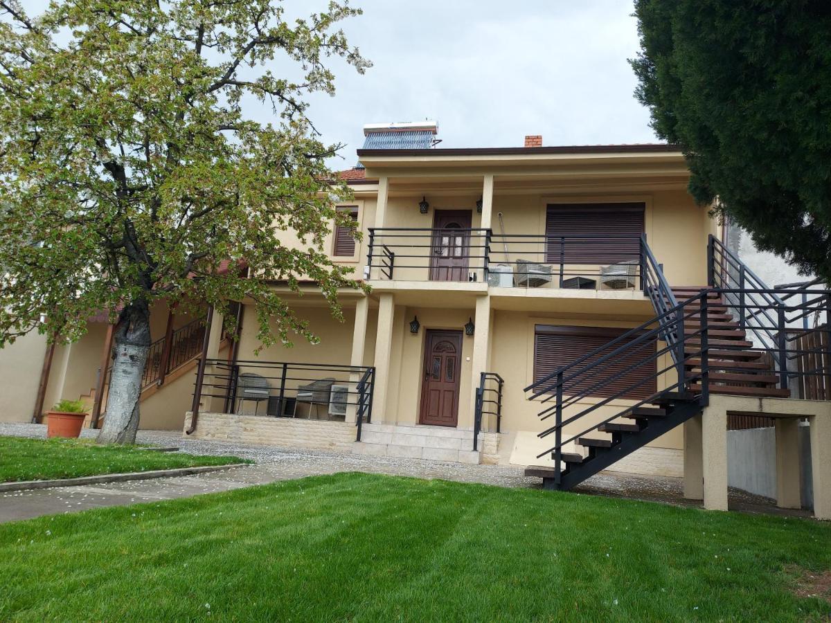 מלון Moldova Noua Casa Luca מראה חיצוני תמונה